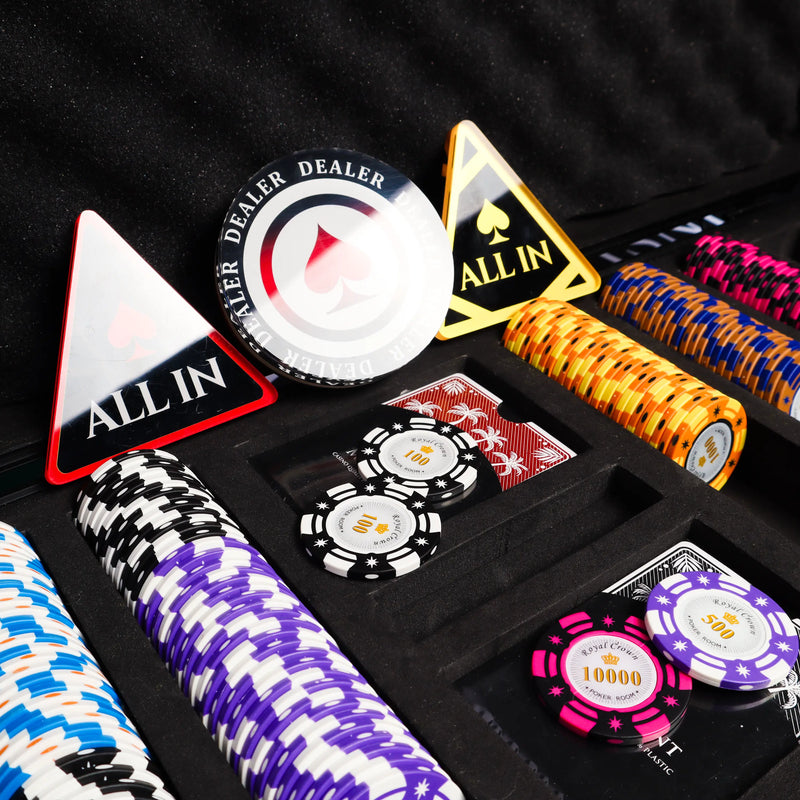 poker set royal crown imagery